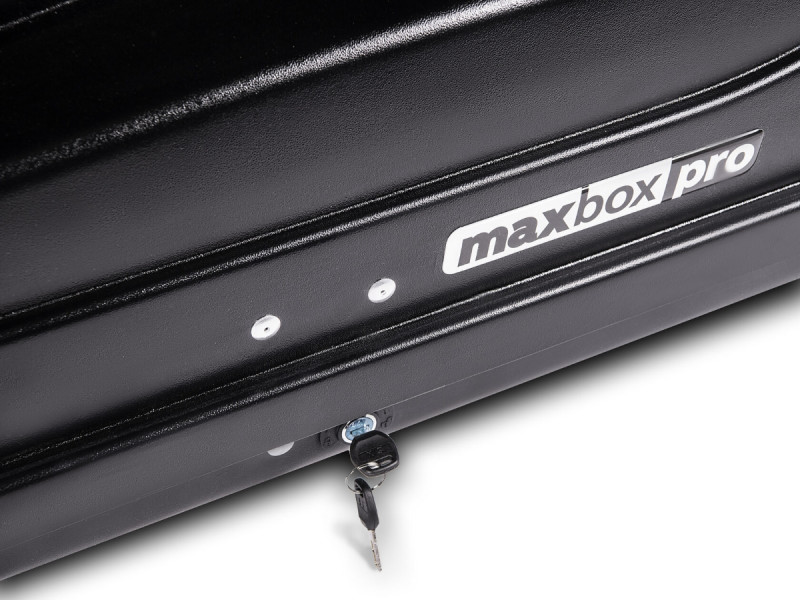 Автобокс MaxBox PRO 430 (малый) черный 136*96*42 см двустороннее открывание Автобокс MaxBox PRO 430 (малый) черный 136*96*42 см двустороннее открывание