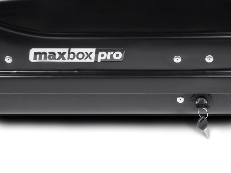 Автобокс MaxBox PRO 430 (малый) черный глянцевый 136*96*42 см двустороннее открывание Автобокс MaxBox PRO 430 (малый) черный глянцевый 136*96*42 см двустороннее открывание