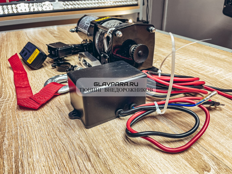 Лебедка электрическая Electric Winch 12V 3500lbs / 1587 кг синтетический трос