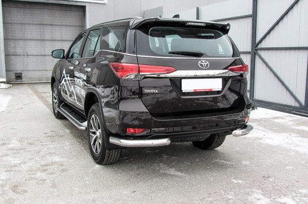 Уголки d76 Toyota Fortuner (2017)