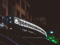 Изогнутая LED-фара RIGID Radiance Curved 40″ с янтарной подсветкой