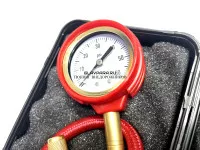 Манометр шинный с дефлятором GC-05 (0-4 атм.) пластиковый кейс Манометр шинный с дефлятором GC-05 (0-4 атм.) пластиковый кейс