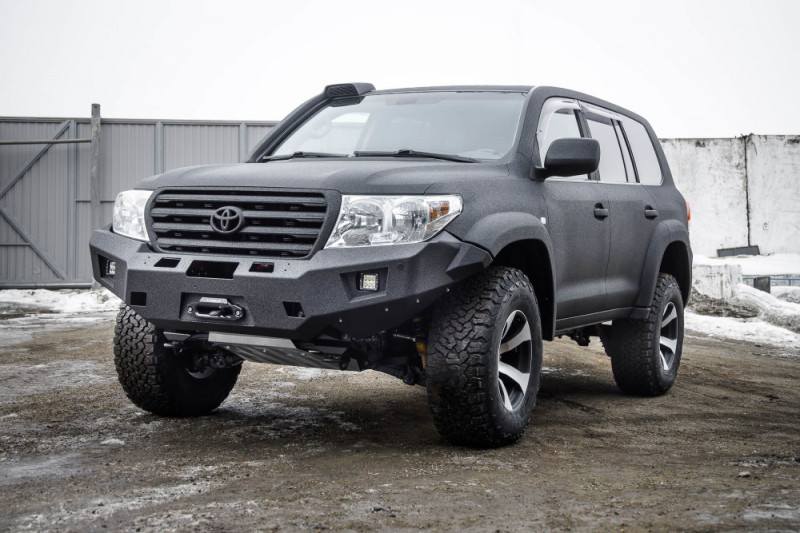 Комфортный и брутальный Toyota Land Cruiser 200 от STC