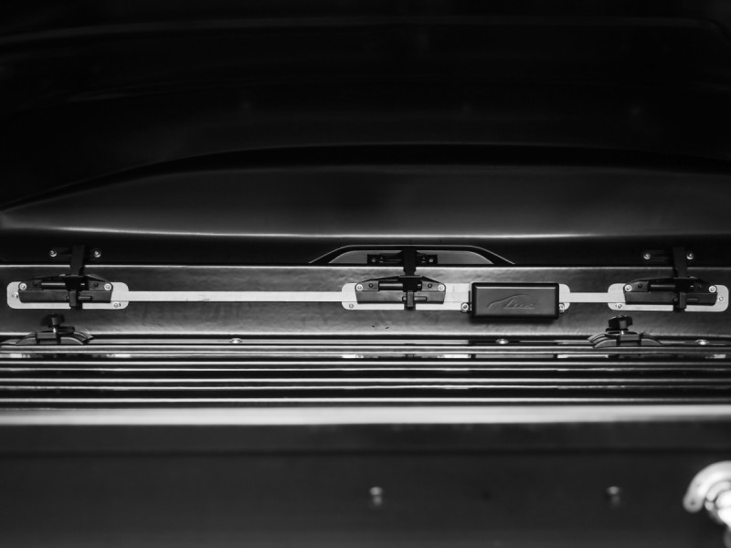 Автобокс LUX IRBIS 175 черный матовый 450L двустороннее открывание (1750х850х400) Автобокс LUX IRBIS 175 черный матовый 450L двустороннее открывание (1750х850х400)