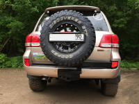 Калитка РИФ с фаркопом в штатный задний бампер Toyota Land Cruiser 200 2008-2015 (под штатное колесо) с подсветкой номера
