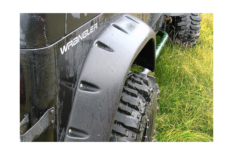 Расширители колёсных арок lapter на Jeep Wrangler YJ Расширители колёсных арок lapter на Jeep Wrangler YJ