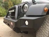 Бампер силовой передний РИФ для Jeep Wrangler JK 2007-2018 с доп. фарами и центральной защитной дугой Бампер силовой передний РИФ для Jeep Wrangler JK 2007-2018 с доп. фарами и центральной защитной дугой